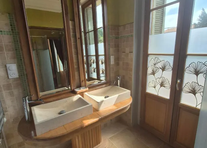 D'hote Vitrail 3* Moux